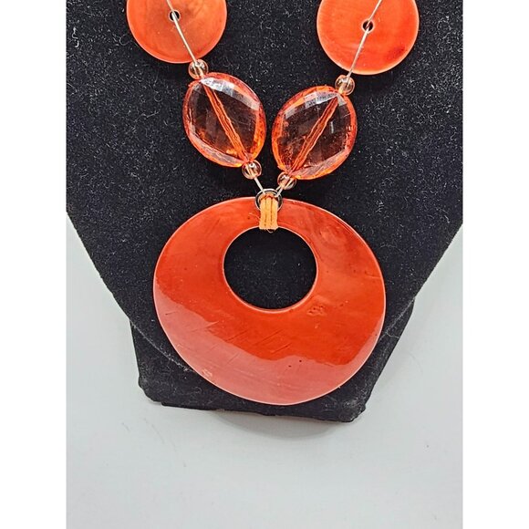 Handmade Red Shell &‎ Crystal Beaded Necklace With Large Pendant - Picture 3 of 9